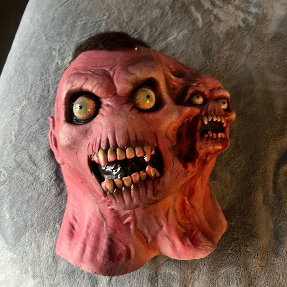 Shrieker Mask